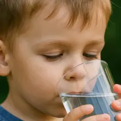 Ile powinno pić dziecko? Sprawdź, aby uniknąć odwodnienia