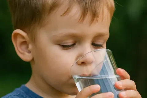 Ile powinno pić dziecko? Sprawdź, aby uniknąć odwodnienia