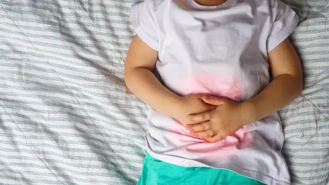 Zdjęcie Co na b&oacute;l brzucha u dziecka - najczęstsze przyczyny i skuteczne metody łagodzenia